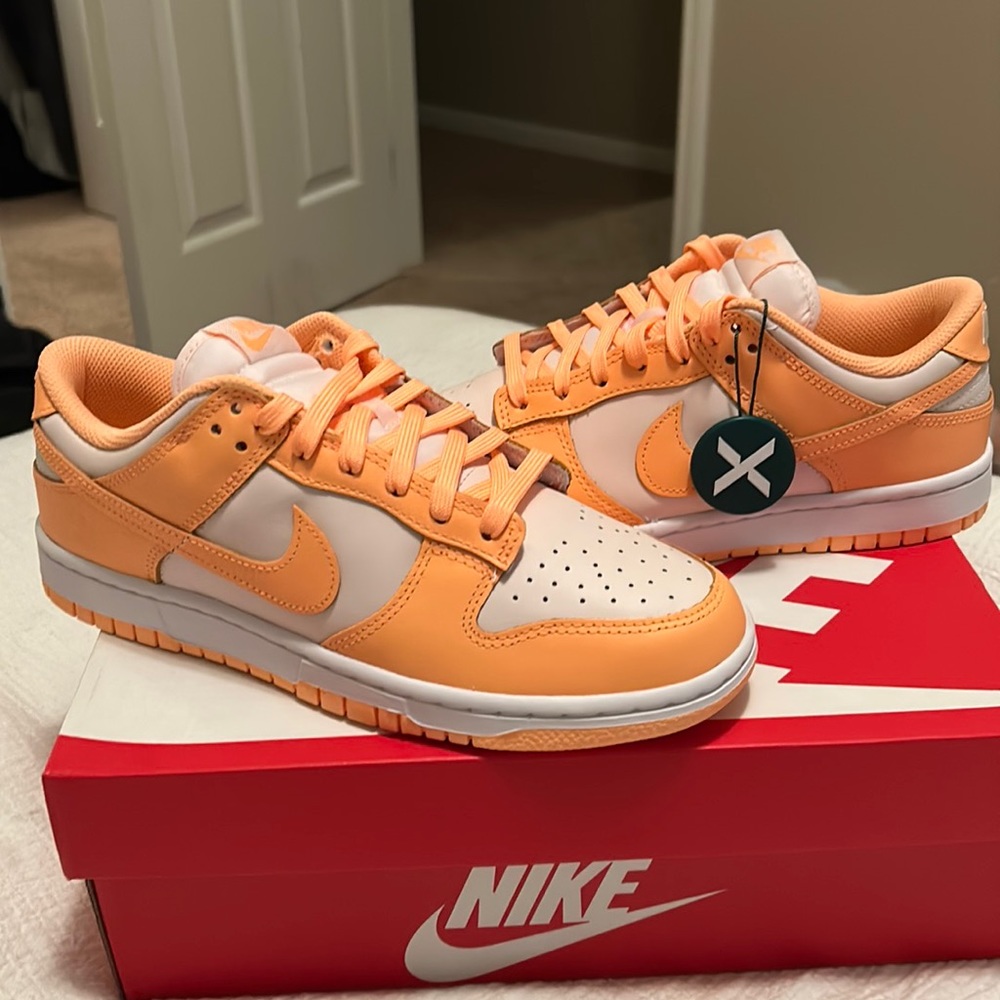 Nike Dunk Low Peach Cream Size 9